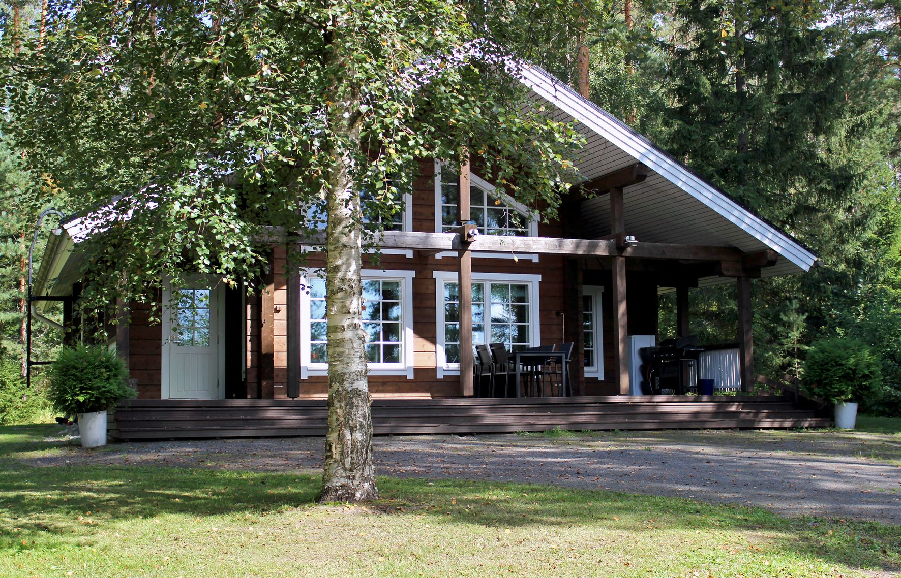 Heilukankaan tilalla siirryttiin 1980-luvulla maidontuotannosta mökkivuokraukseen, joka pyörii nimellä Hietasen lomamökit.