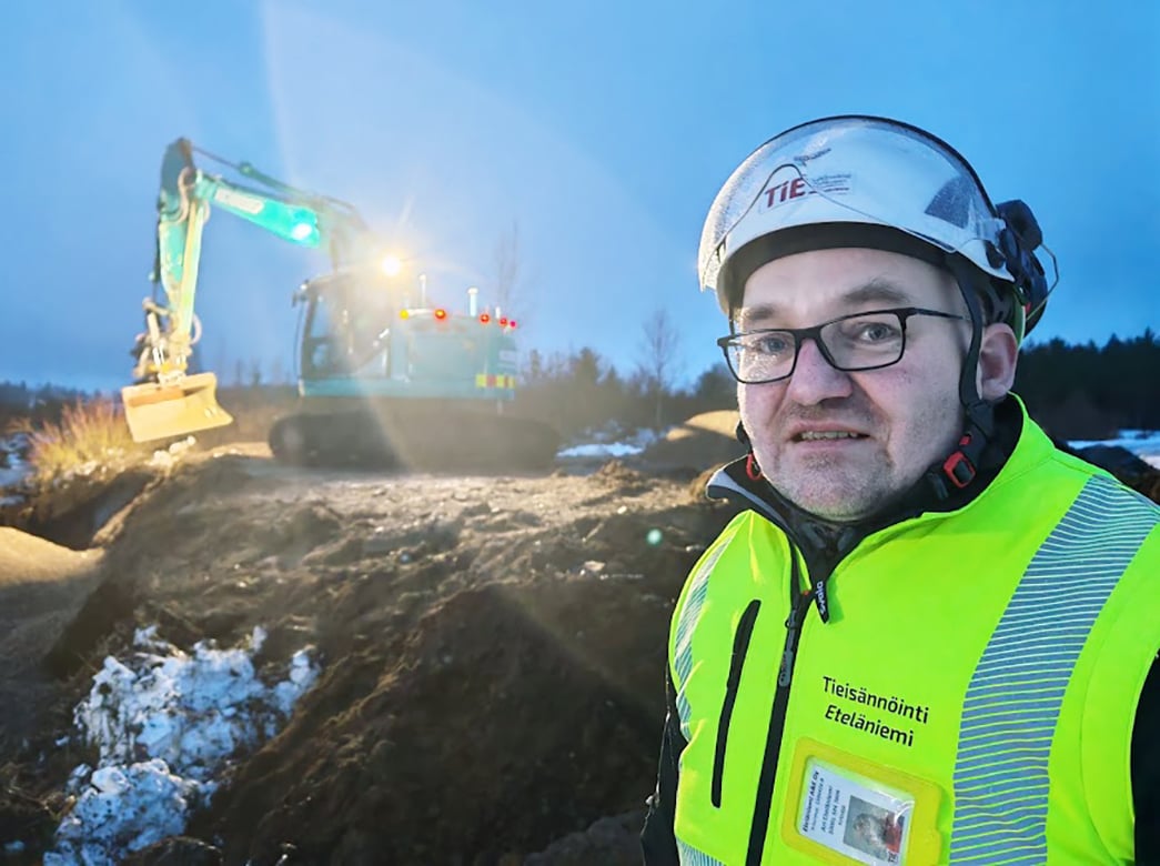 Vaikka tie olisikin kohtuullisessa kunnossa, silta voi olla kriittinen kohta. – Huonokuntoiset sillat haittaavat ympäri vuoden ja niiden painorajoitukset estävät raskaan liikenteen kulun kokonaan, tieisännöitsijä Ari Eteläniemi toteaa.